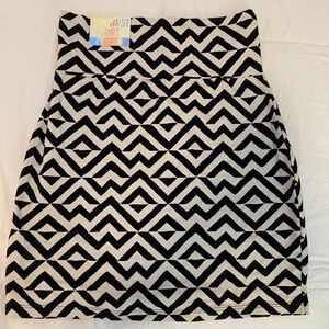 PINK Victoria’s Secret skirt